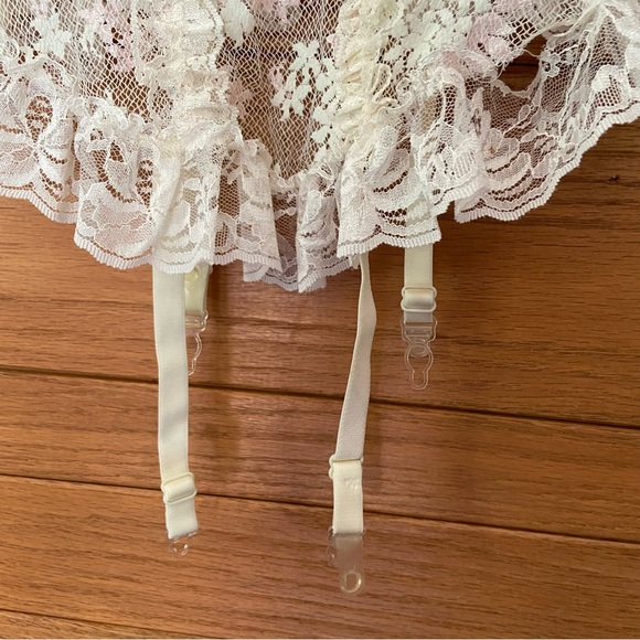 Vintage 90s Je T'adore cream pink lace ruffle corset bustier top - Picture 3 of 7
